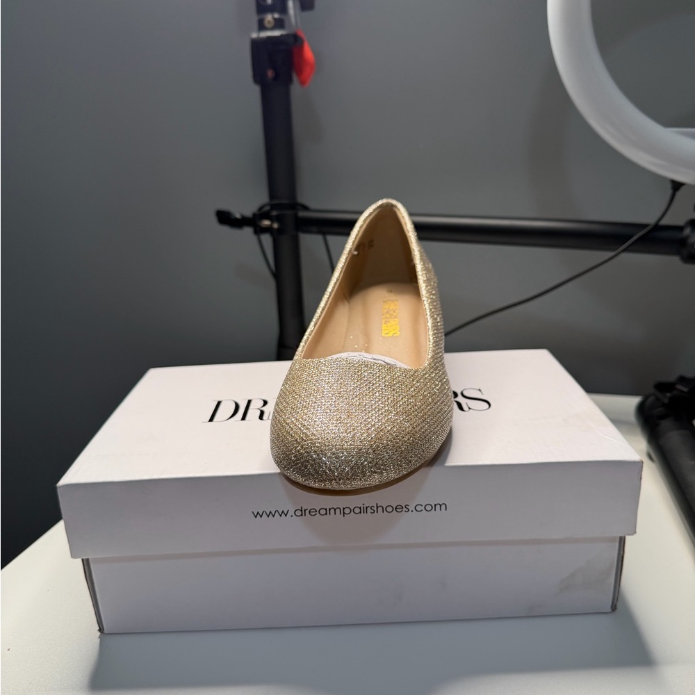 Dream Pairs Women's Glittering Gold Flats